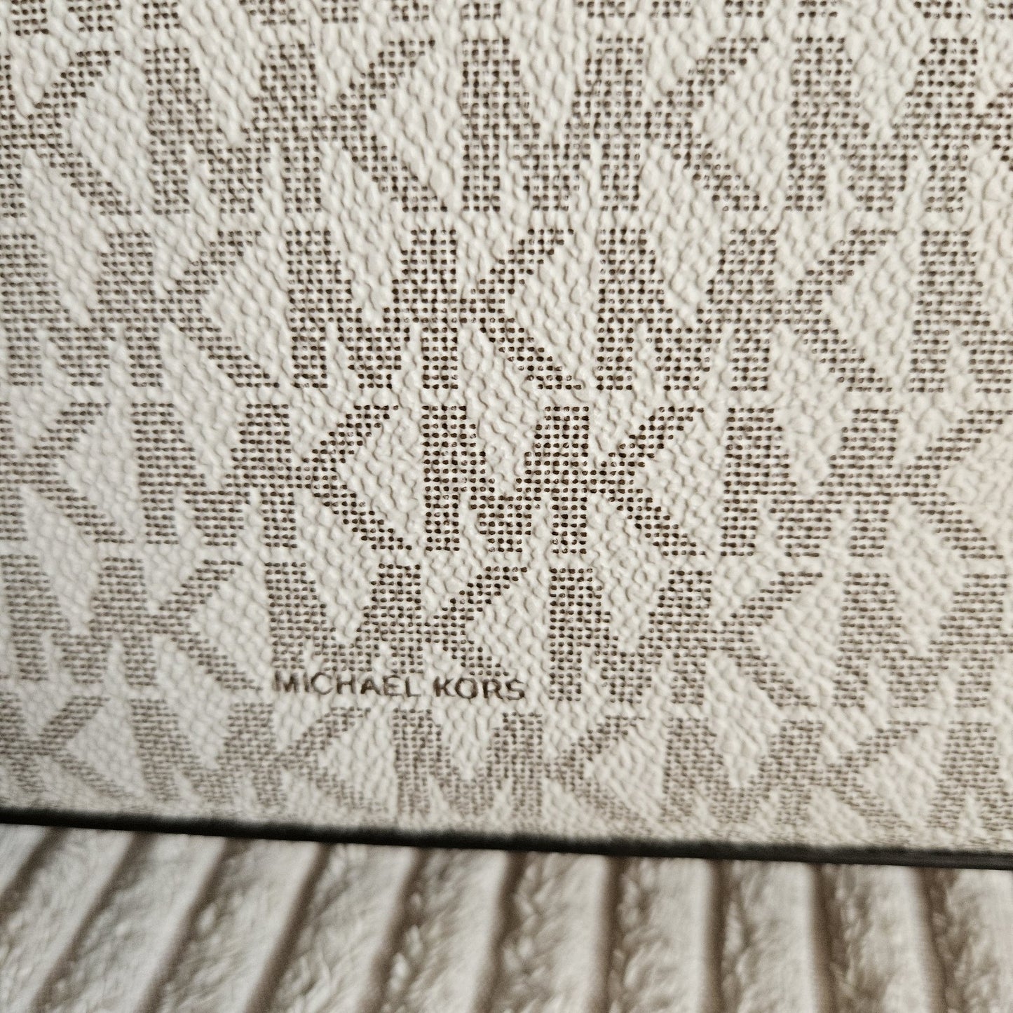 NWT! Michael Kors Jet Set Large Logo Crossbody Bag  One Size - Authentic