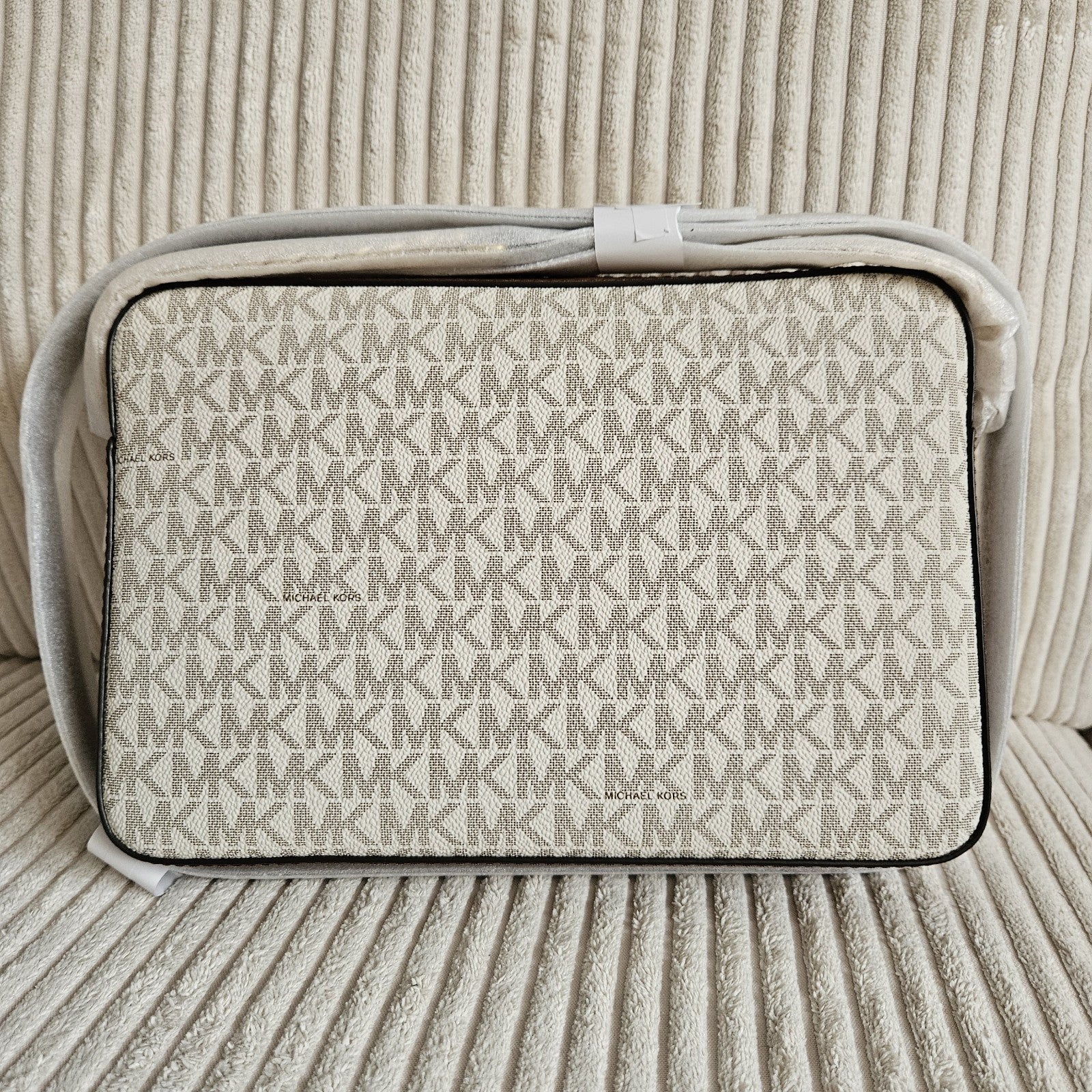 NWT! Michael Kors Jet Set Large Logo Crossbody Bag  One Size - Authentic